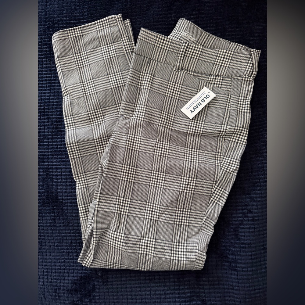 Old Navy Checkered Trousers in Black and White